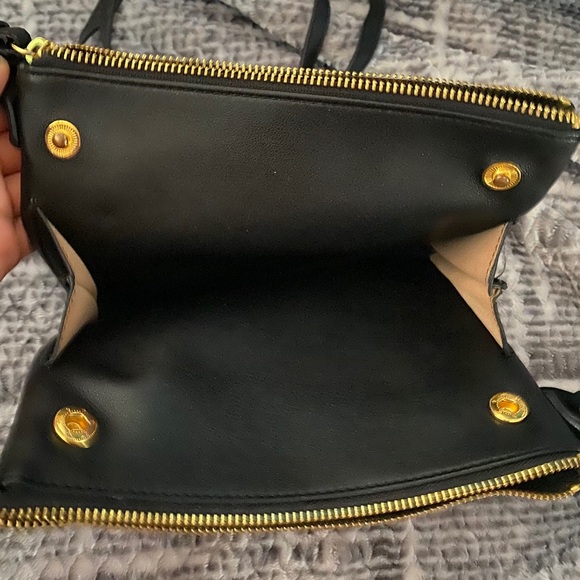 Dual compartment black crossbody bag - Picture 3 of 3